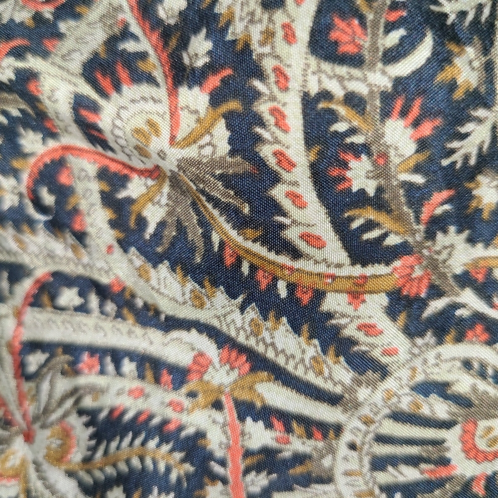 J. Crew Size 0  100% Silk Paisley Design Blouse 💙🩷🩶🤎